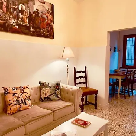 Behind Ca' Fumiani En Charme * البندقية